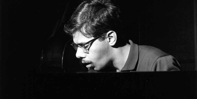 Black and white portrait of jazz pianist Chick Corea by Francis Wolff